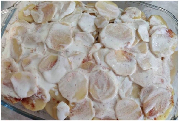 Картошка с курицей и грибами в духовке