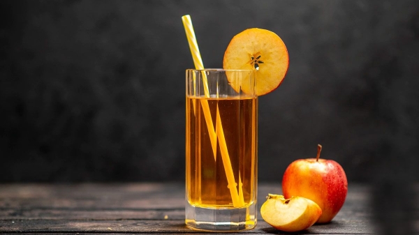 Яблочный сок без сахара и консервантов – идеальный напиток на зиму