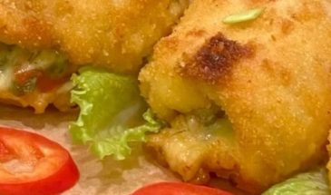 Хрустящие снаружи, сочные внутри: рецепт вкуснейших куриных рулетов
