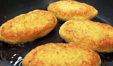 Картошка и куриное филе. Вкусный ужин обеспечен: Картофельные зразы с грибным соусом