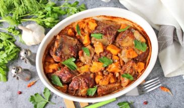 Говядина с тыквой в духовке