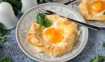 Яйца в пуховом гнезде