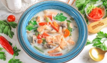 Японский суп с лососем