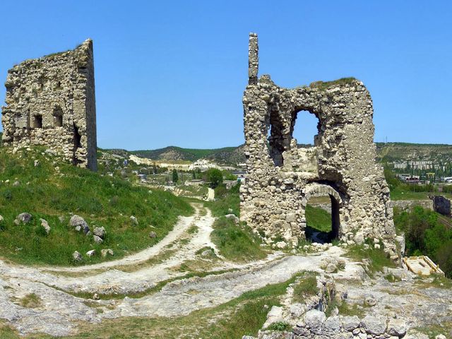 Средневековые крепости Каламита и Чембало
