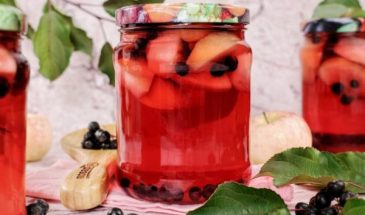 Компот из черноплодки с яблоками на зиму