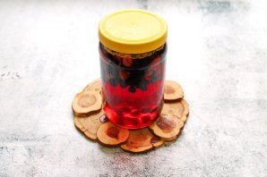 Компот из малины и ирги на зиму