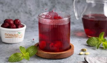 Компот из вишни с кардамоном