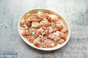 Курица с картошкой и цветной капустой в духовке