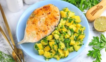 Лосось с чимичурри из манго