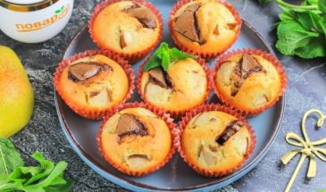 Маффины с шоколадом и грушей