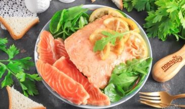 Маринованная семга с лимонным соком, кориандром и перцем