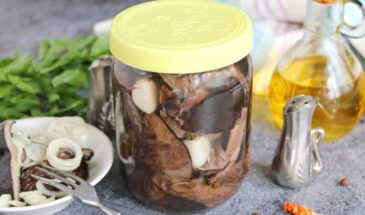Маринованные черные грузди