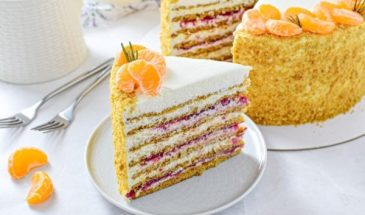 Медовик с малиной