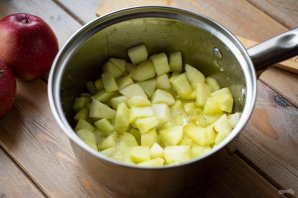 Насыпной пирог с яблоками без манки