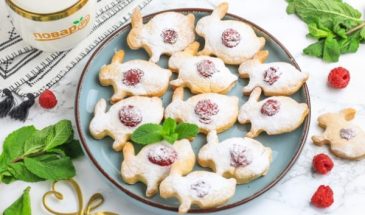 Печенье с малиной и творогом