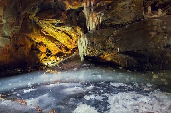 Пещера «Трехглазка» на Ай-Петри