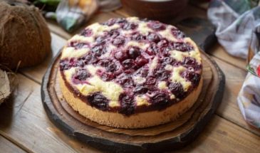 Пирог с вишней без глютена