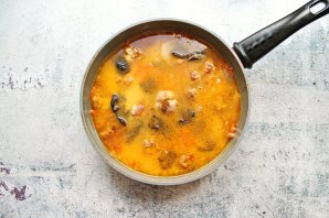 Плов с уткой и черносливом