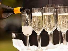 Шампанское: особенности, правила выбора и подачи