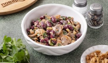 Салат фасолевый с шампиньонами и грецким орехом