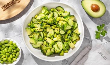 Салат с эдамаме и авокадо