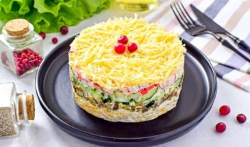Салат с крабовыми палочками, огурцами и шампиньонами