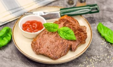 Стейк с базиликом