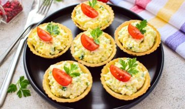 Тарталетки с сыром и огурцом