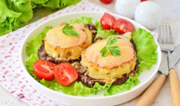 Телятина в духовке с ананасами