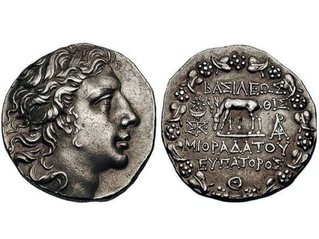 Серебряная тетрадрахма – «четыре драхмы» древнегреческой – Понтийского царя Митридата VI Эвпатора.
