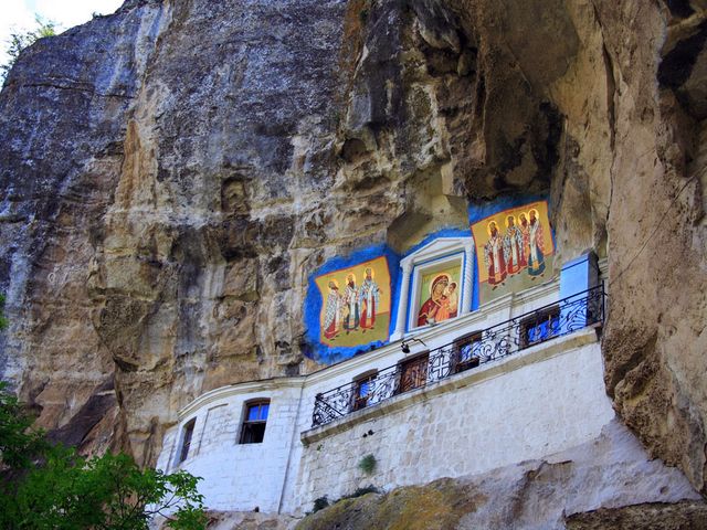Пещерный Храм Успения Пресвятой Богородицы близ Бахчисарая