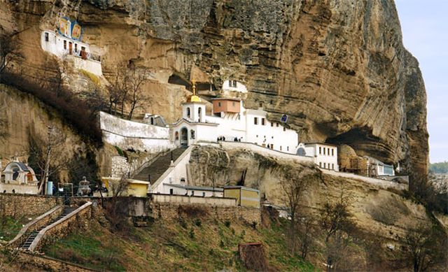 Пещерные города Крыма — Чуфут-Кале и Успенский монастырь