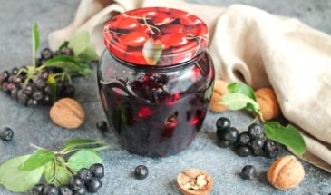 Варенье из черноплодной рябины с грецким орехом