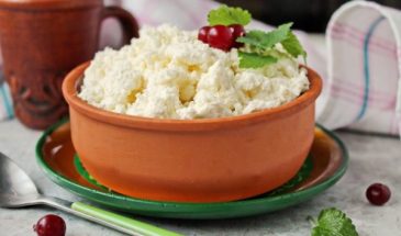Вкусный домашний творог из молока и сметаны