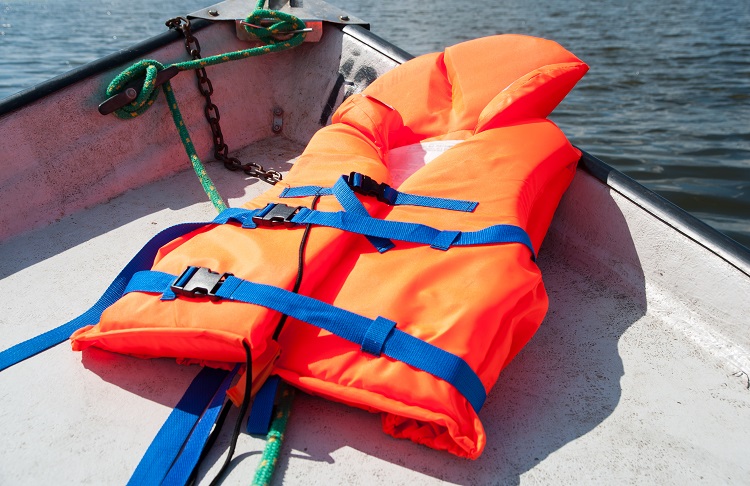 Спасательные жилеты для рыбалки — зачем нужны, где можно купить в Санкт-Петербурге