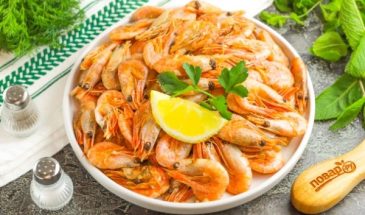 Жареные креветки в соевом соусе в панцире