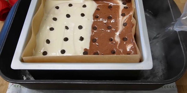 Двухцветный бисквит с шоколадом
